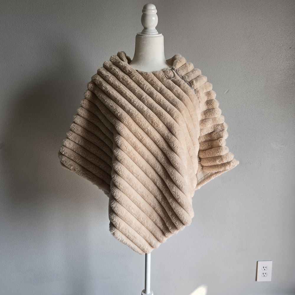 La Fiorentina Cream Faux Fur Wrap